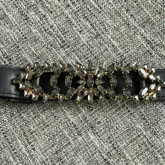 Cache stretch black belt with crystal grey stone”buckle”, gold trim ! - Picture 2 of 7